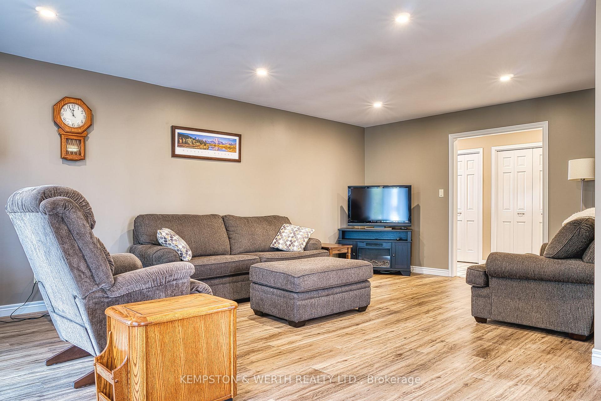 Photo 7 of 5 Windham Court, North Perth, Listowel — HOMEH