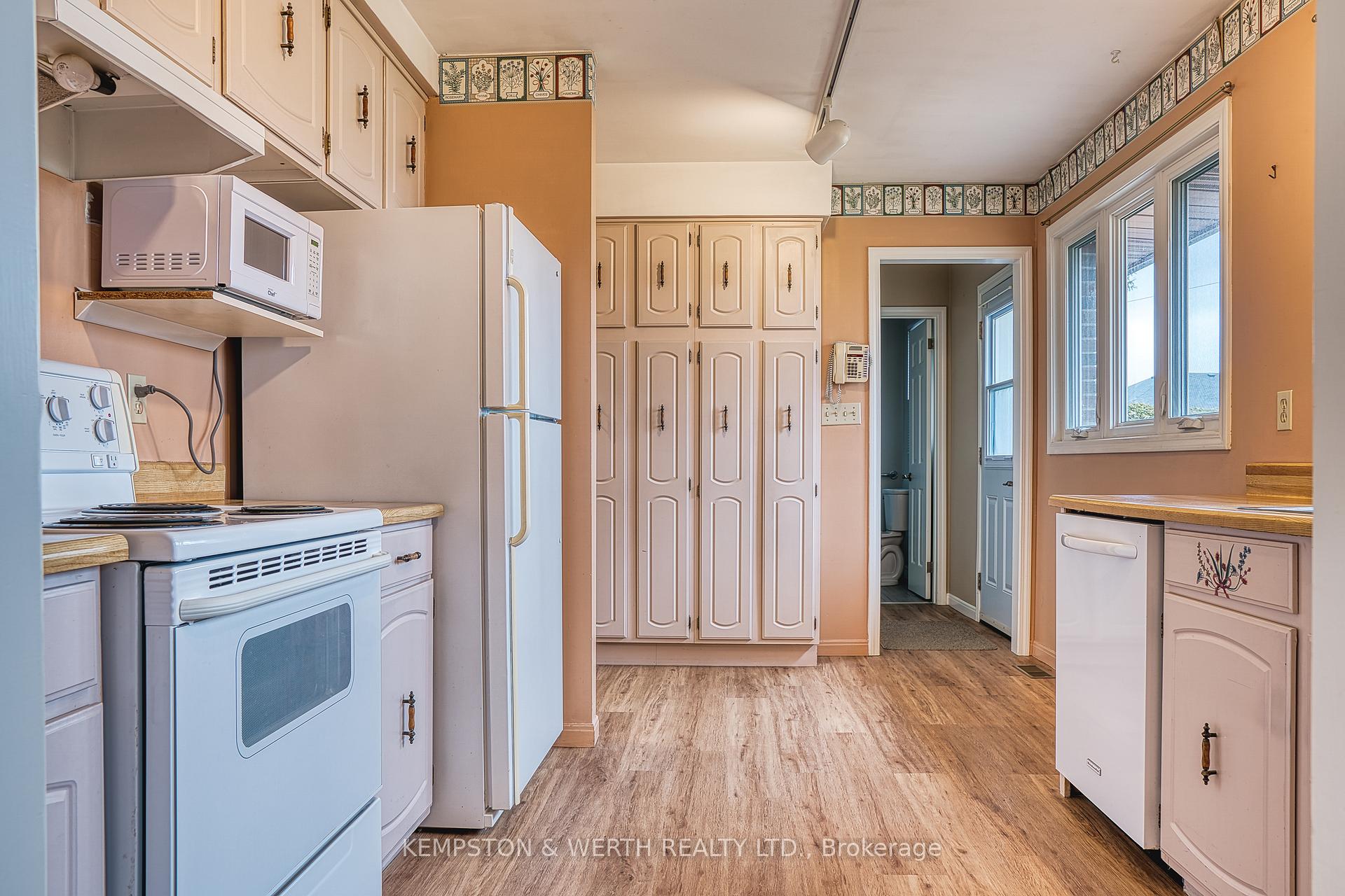 Photo 9 of 5 Windham Court, North Perth, Listowel — HOMEH