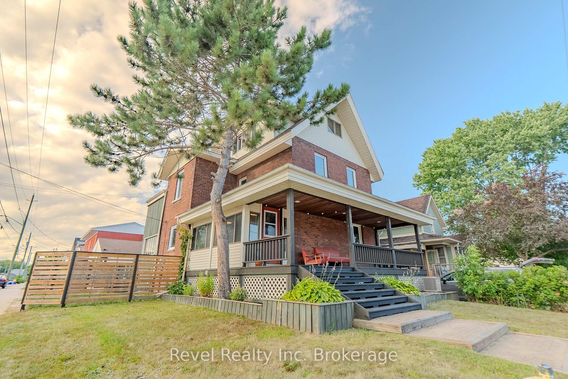Photo 1 of 1006 Fraser Street, North Bay, Central — HOMEH