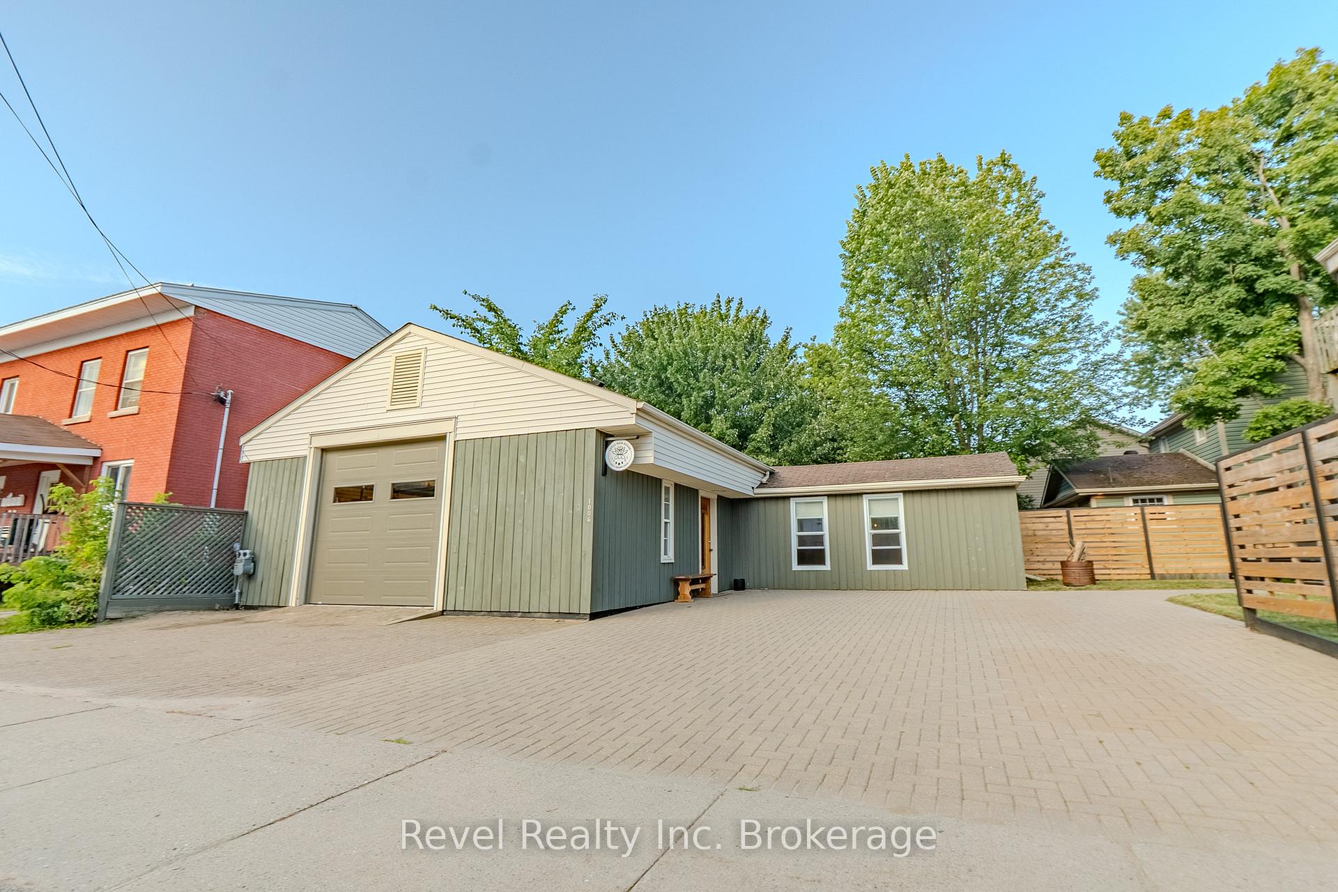 Photo 3 of 1006 Fraser Street, North Bay, Central — HOMEH