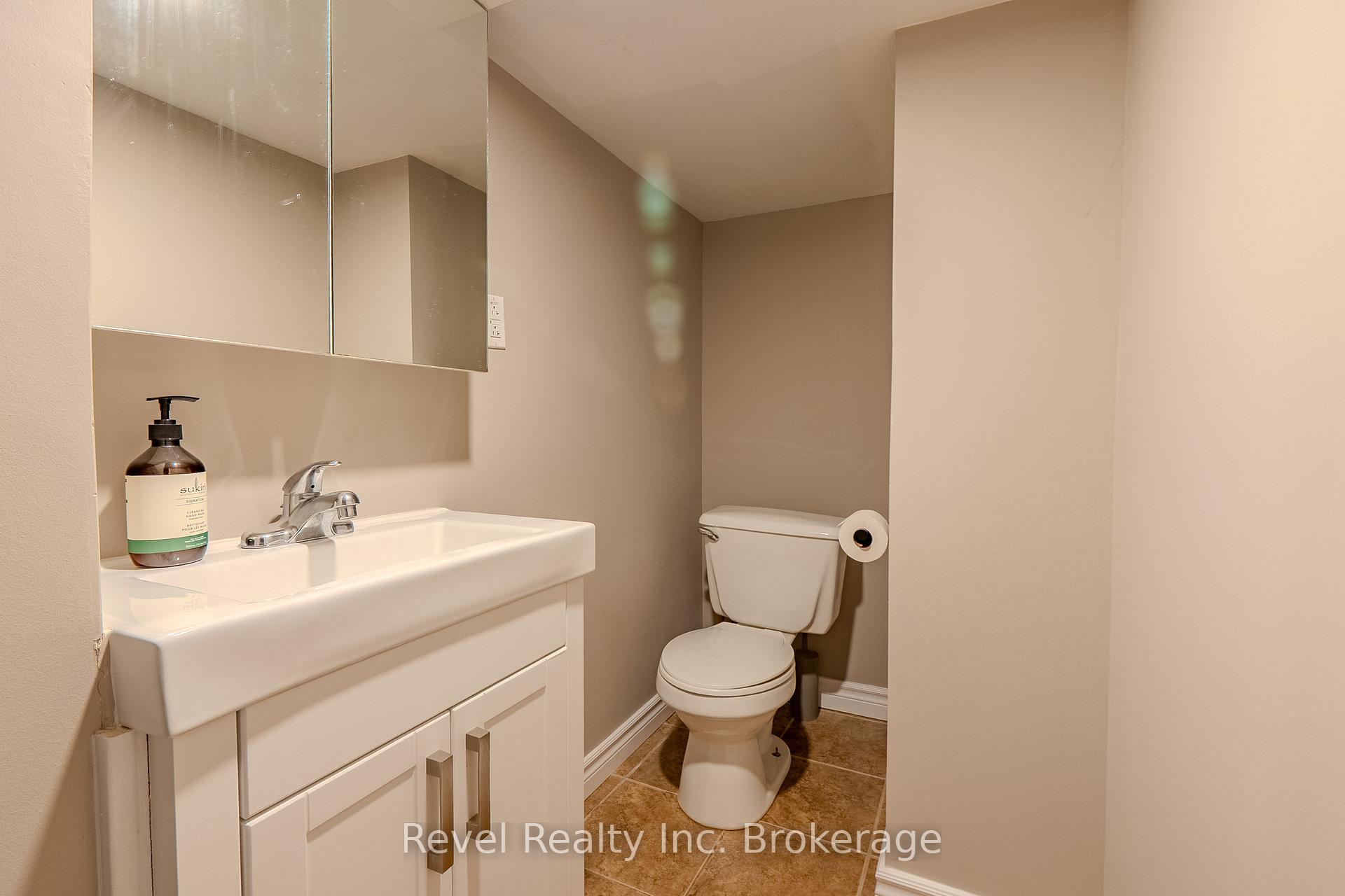 Photo 15 of 1006 Fraser Street, North Bay, Central — HOMEH