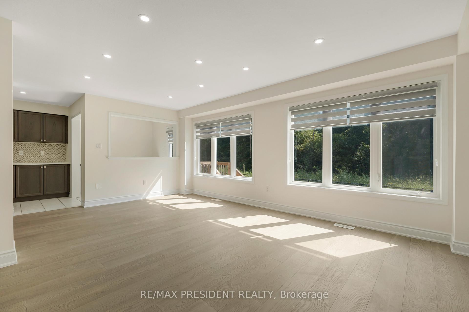 Photo 9 of 7704 Tupelo Crescent, Niagara Falls, Brown — HOMEH