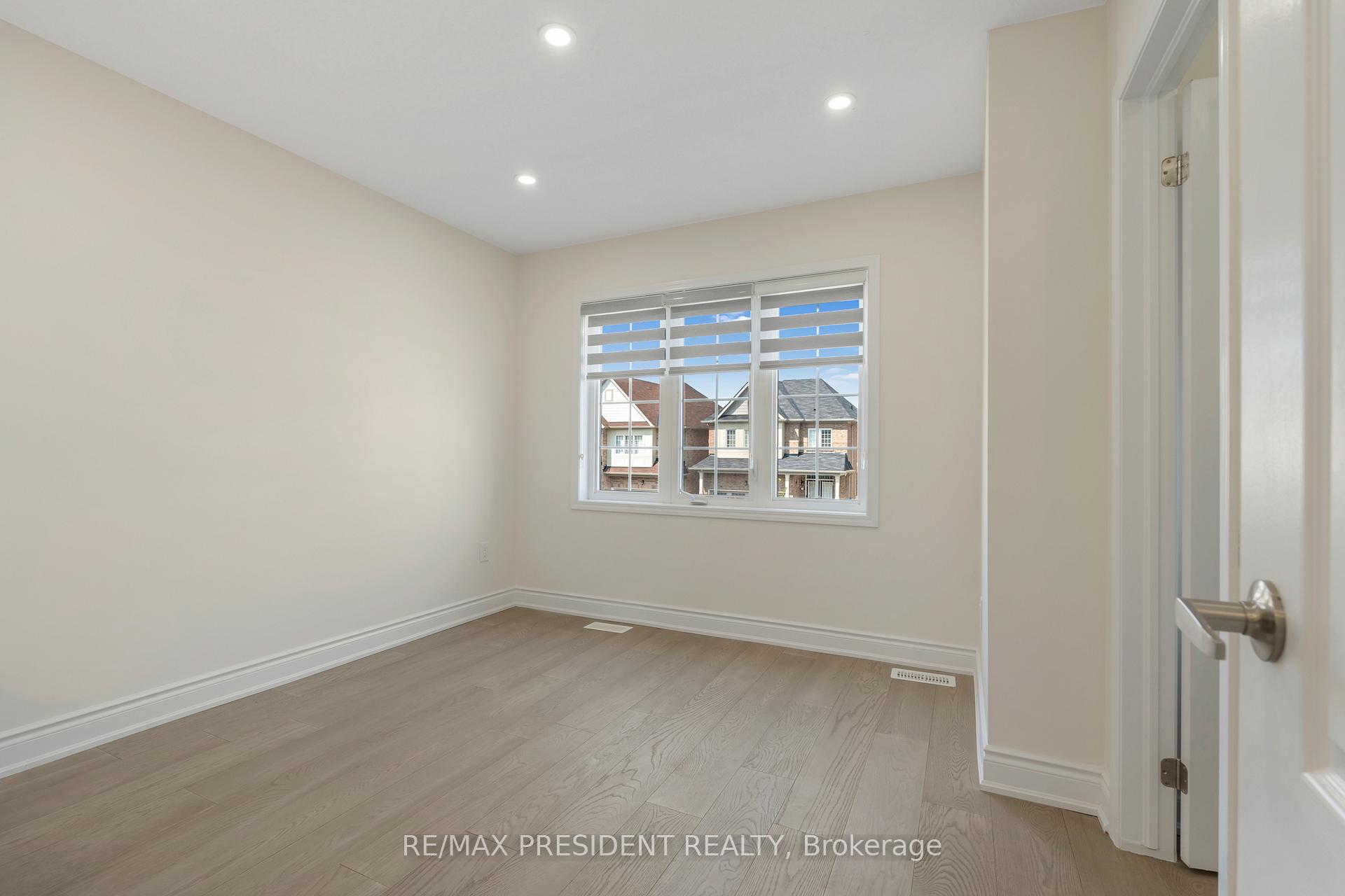 Photo 16 of 7704 Tupelo Crescent, Niagara Falls, Brown — HOMEH