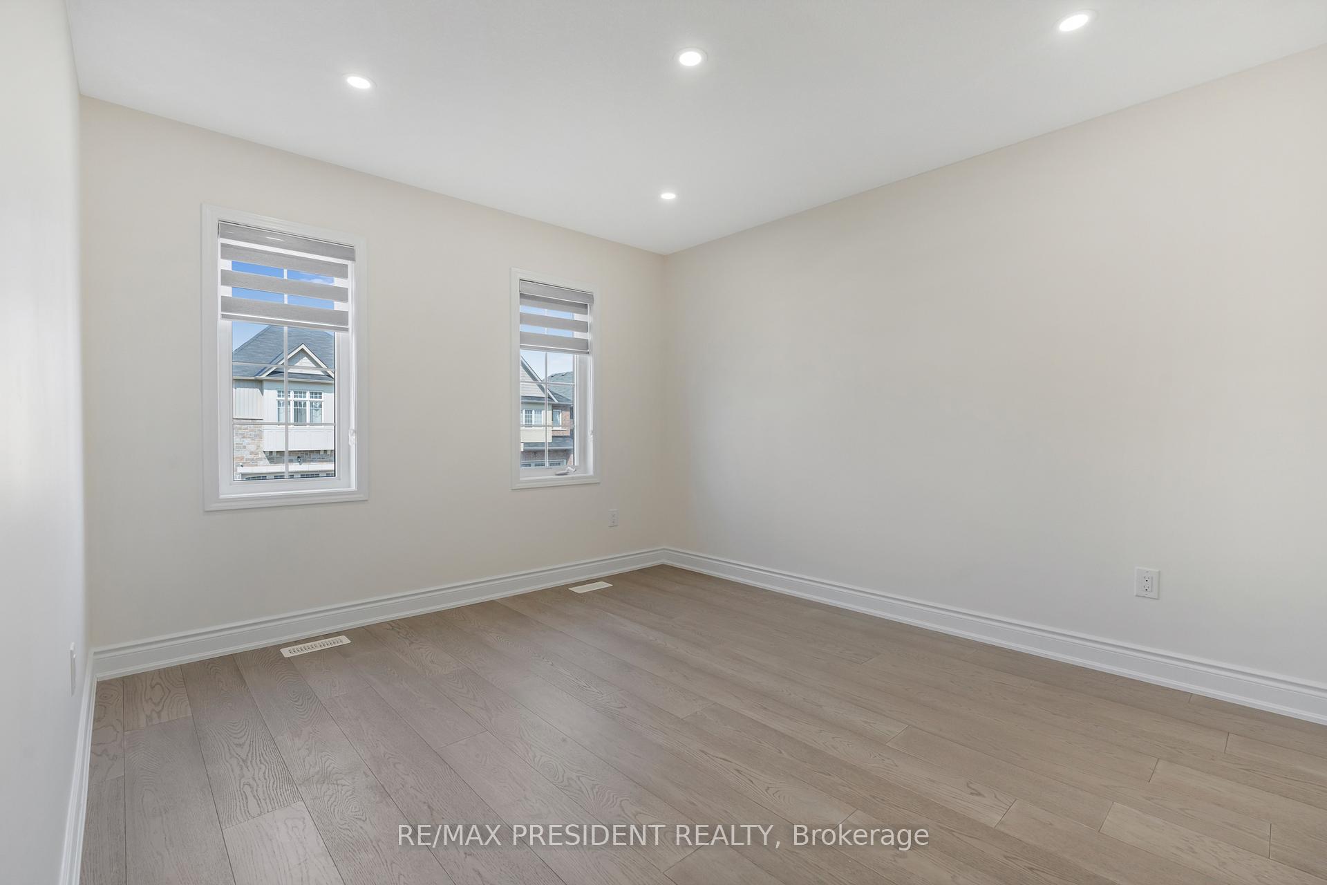 Photo 19 of 7704 Tupelo Crescent, Niagara Falls, Brown — HOMEH