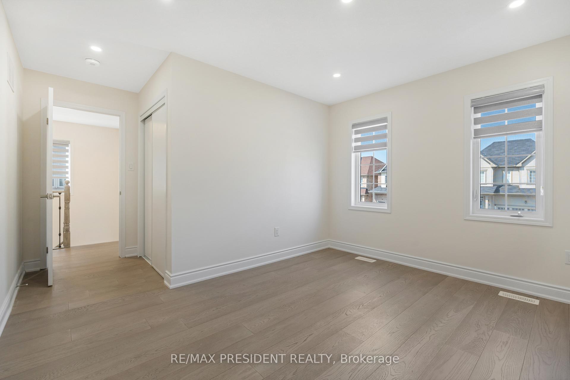 Photo 20 of 7704 Tupelo Crescent, Niagara Falls, Brown — HOMEH