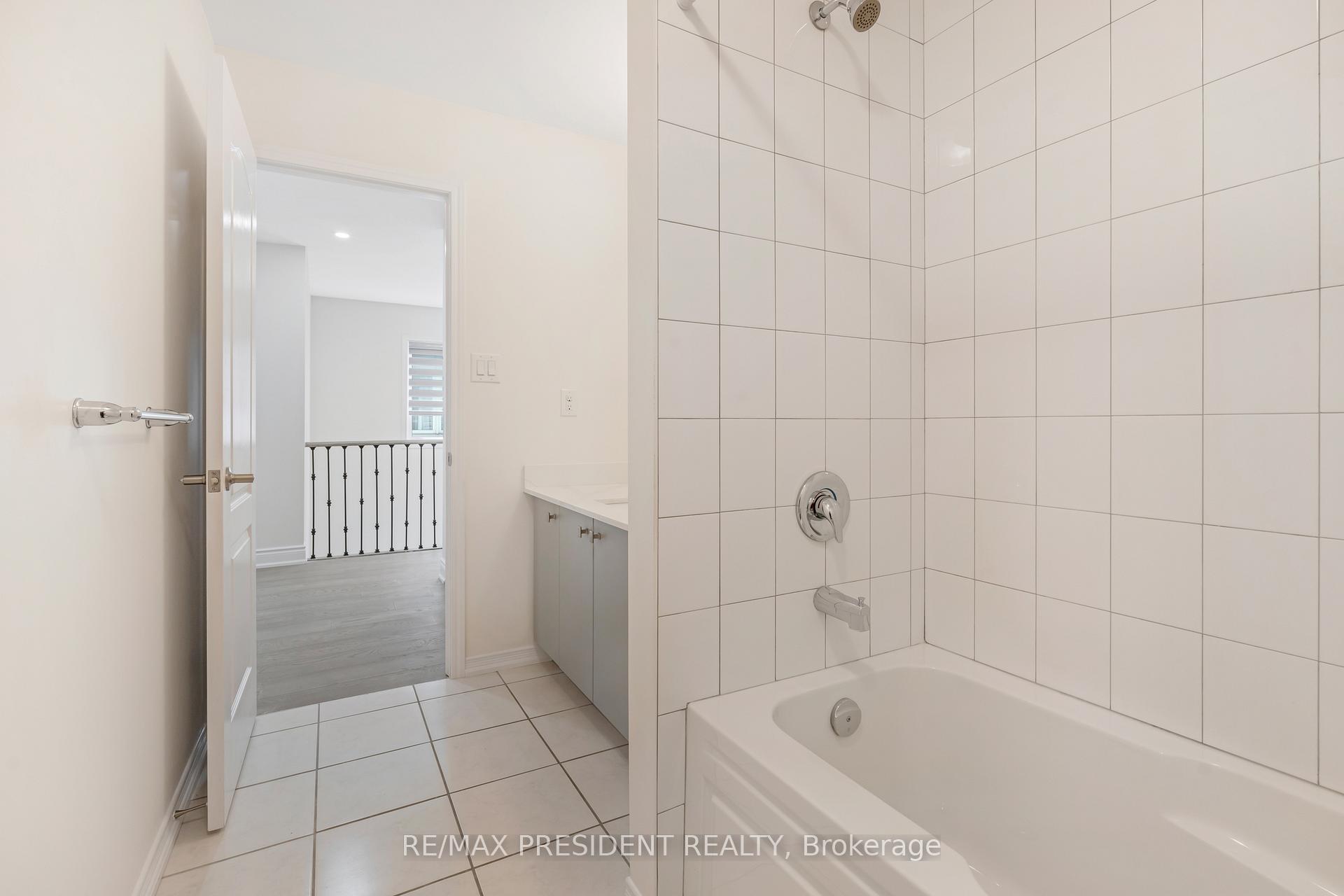 Photo 23 of 7704 Tupelo Crescent, Niagara Falls, Brown — HOMEH