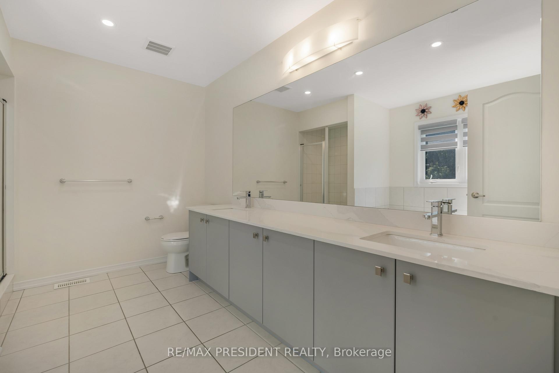 Photo 28 of 7704 Tupelo Crescent, Niagara Falls, Brown — HOMEH