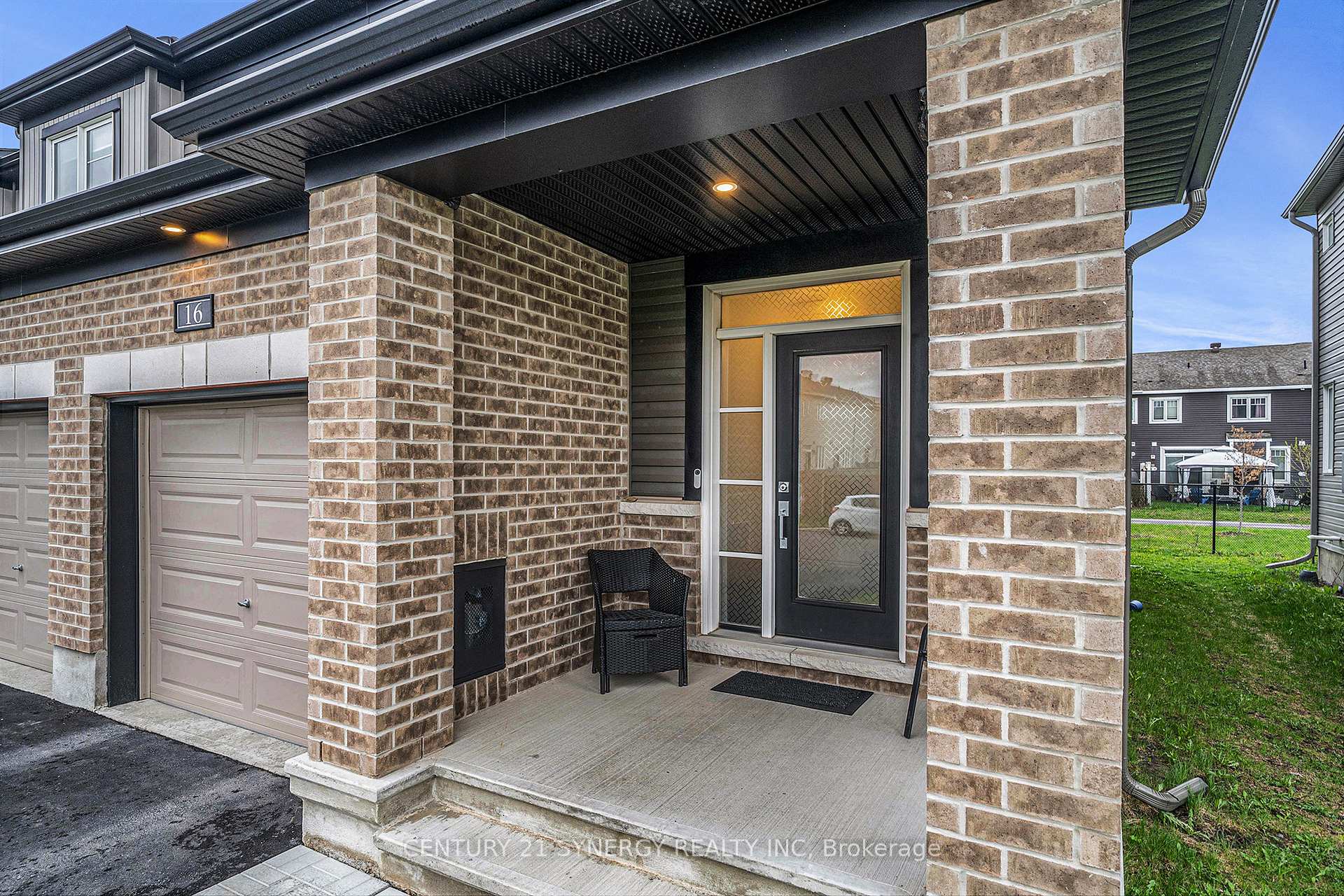 Photo 3 of 16 Gardenpost Terrace, Ottawa, Avalon West — HOMEH