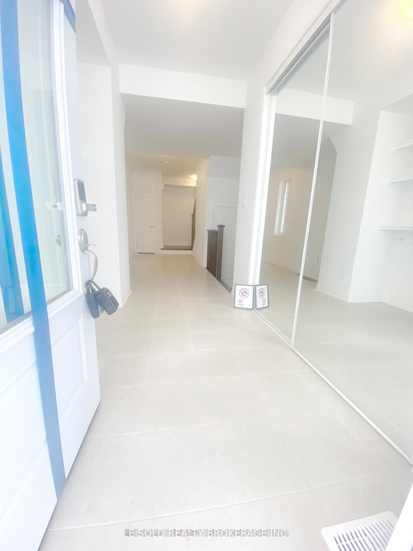 Photo 3 of 50 Azure Drive, Markham, Rural Markham — HOMEH