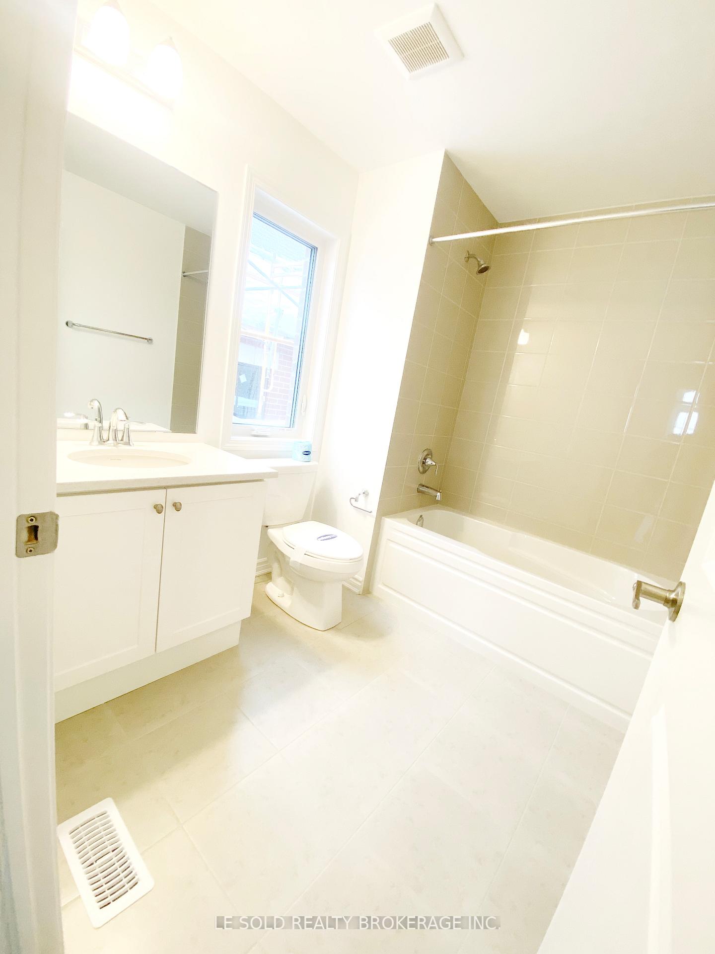 Photo 23 of 50 Azure Drive, Markham, Rural Markham — HOMEH