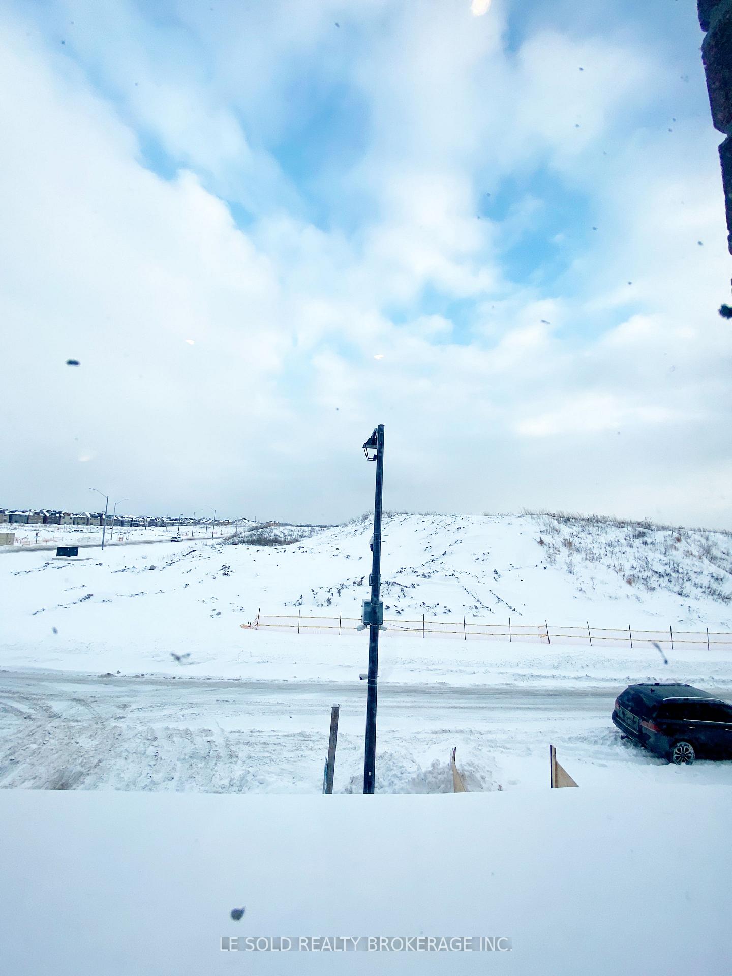 Photo 30 of 50 Azure Drive, Markham, Rural Markham — HOMEH