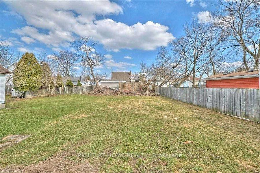 Photo 2 of 5492 Highland Avenue, Niagara Falls, Hospital — HOMEH