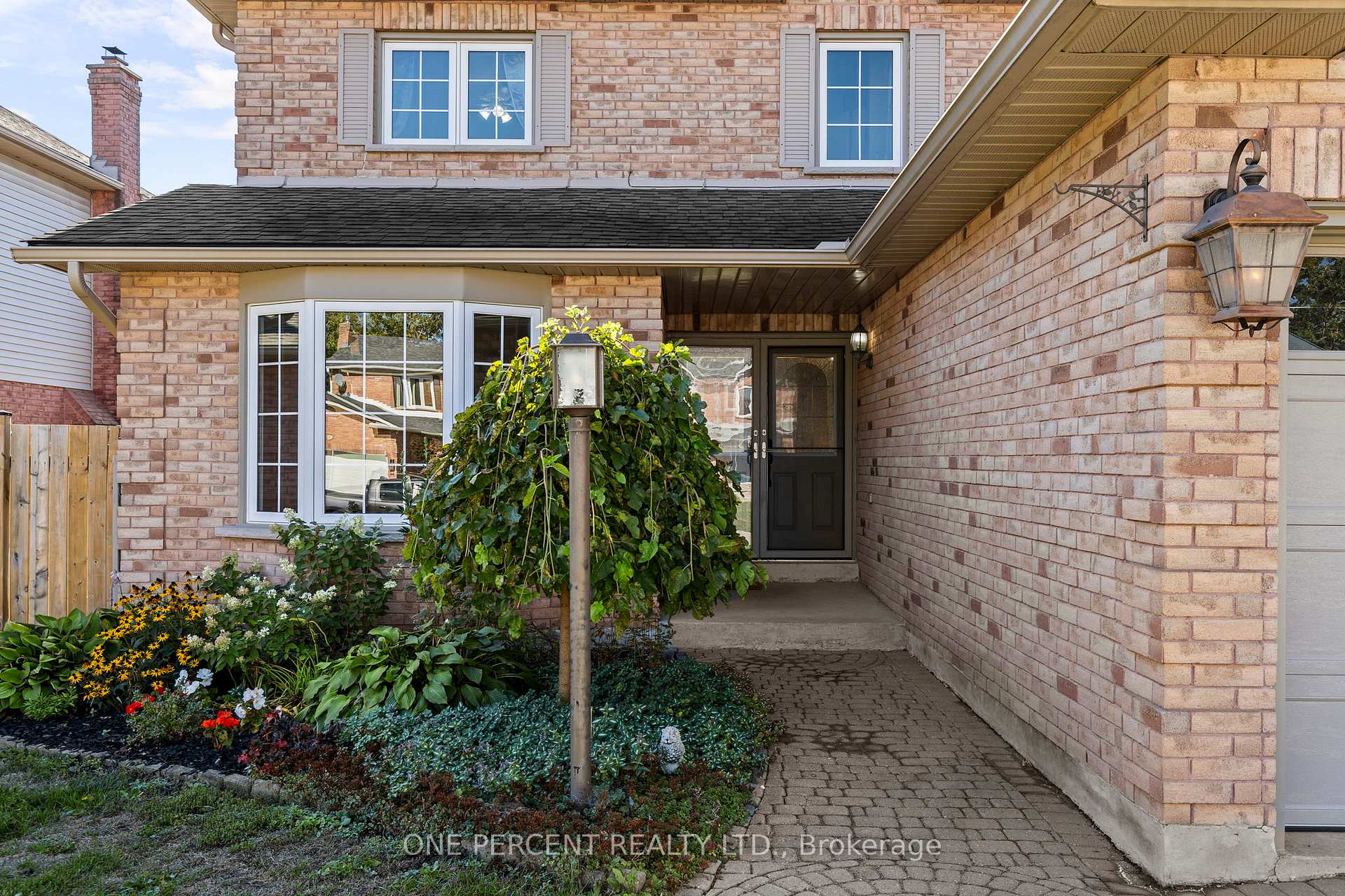 Photo 3 of 21 Brandon Crescent, Orillia — HOMEH