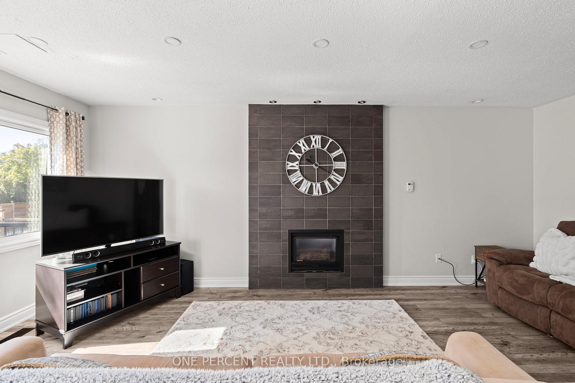 Photo 17 of 21 Brandon Crescent, Orillia — HOMEH