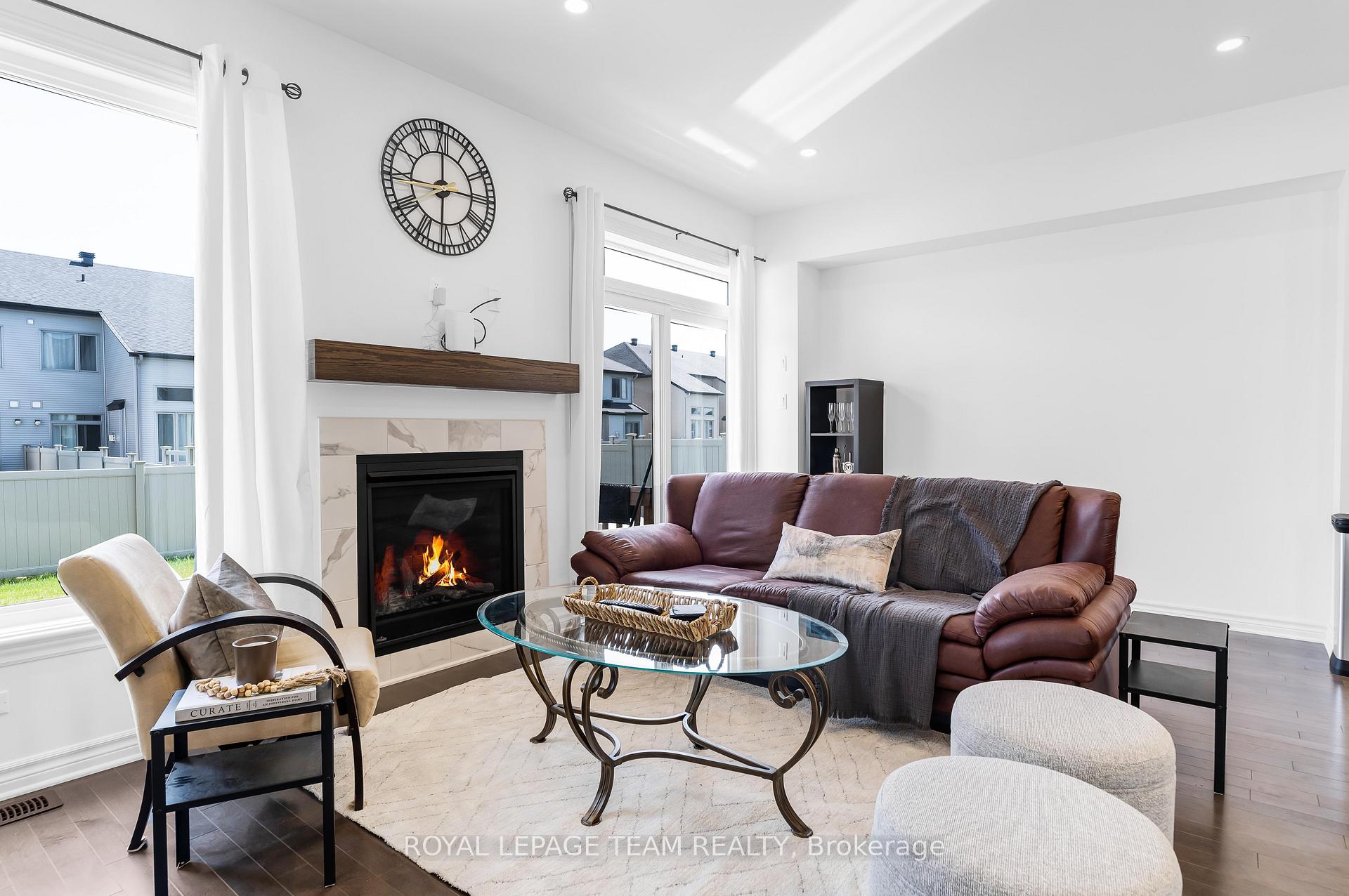 Photo 3 of 393 Cornice St Street, Ottawa, Mer Bleue/Bradley Estates/Anderson Park — HOMEH
