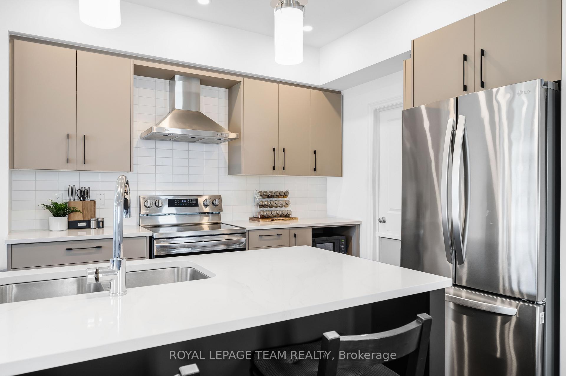 Photo 6 of 393 Cornice St Street, Ottawa, Mer Bleue/Bradley Estates/Anderson Park — HOMEH