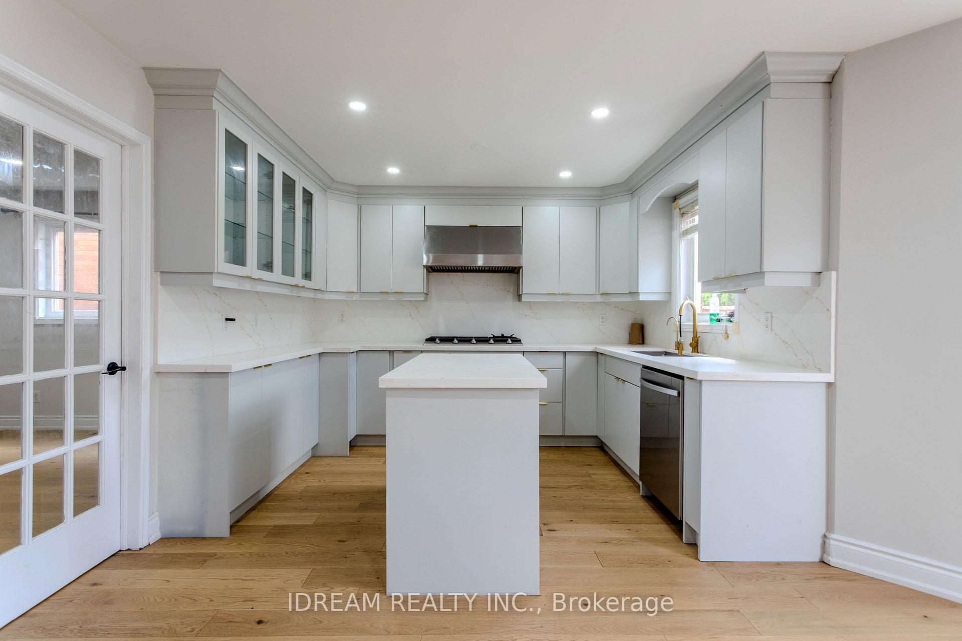 Photo 12 of Unit Upper, 200 Springbrooke Crescent, Mississauga, Hurontario — HOMEH