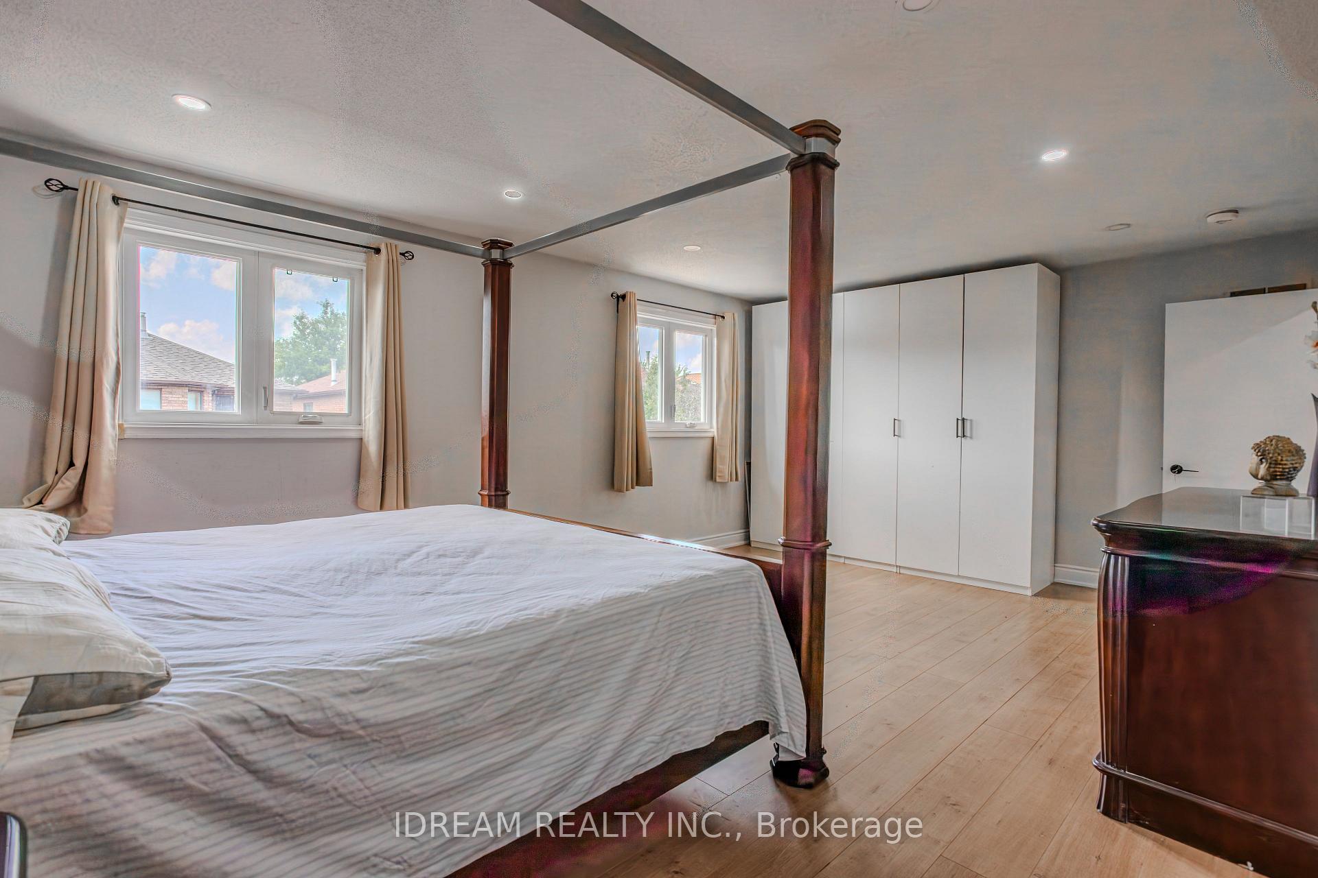 Photo 18 of Unit Upper, 200 Springbrooke Crescent, Mississauga, Hurontario — HOMEH
