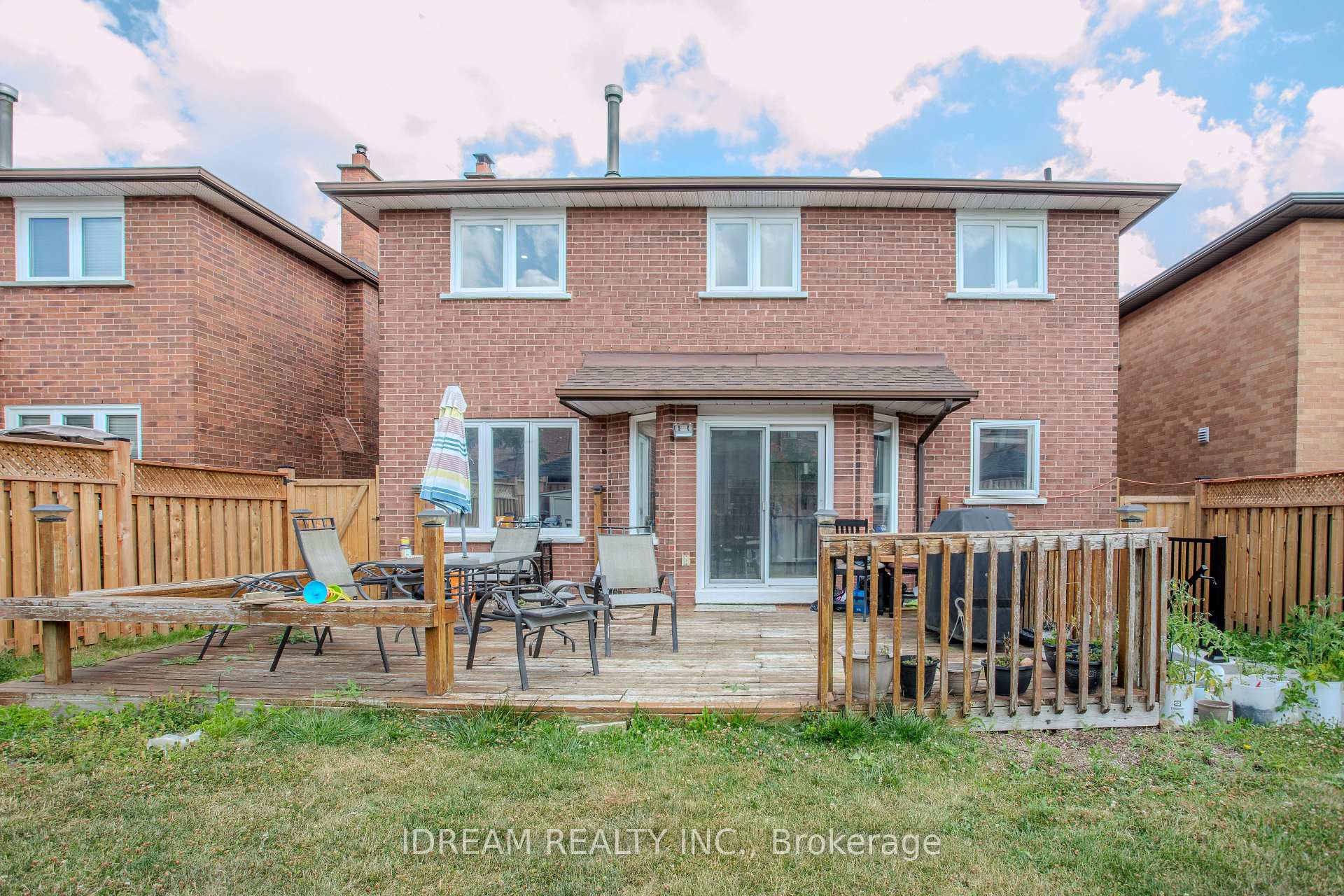 Photo 30 of Unit Upper, 200 Springbrooke Crescent, Mississauga, Hurontario — HOMEH