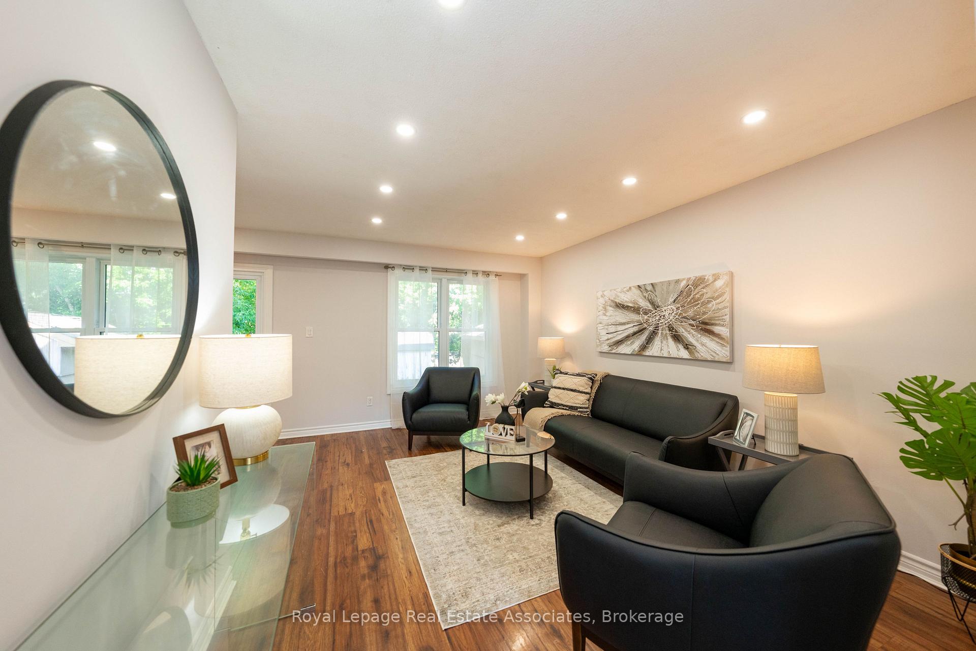 Photo 3 of 19 Burbank Crescent, Orangeville — HOMEH