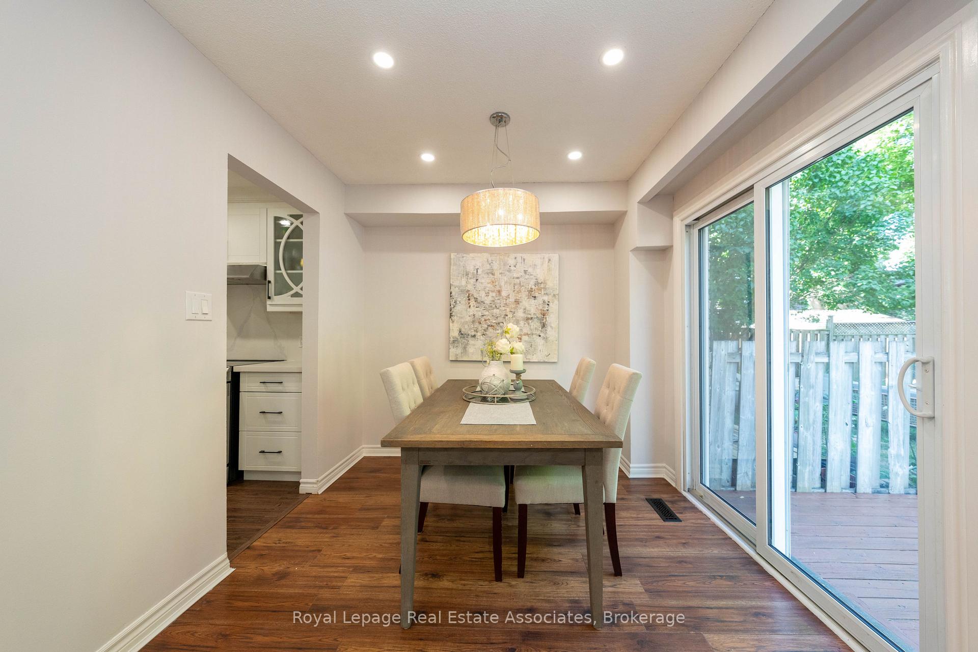Photo 4 of 19 Burbank Crescent, Orangeville — HOMEH