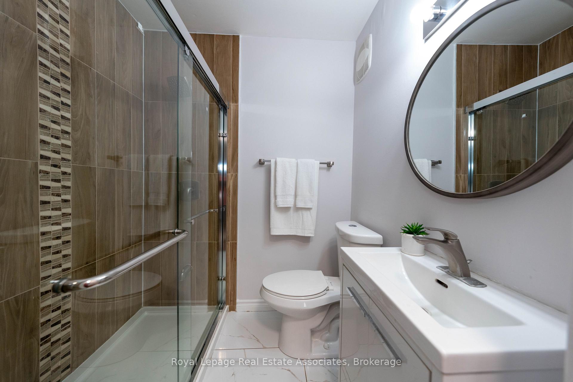 Photo 8 of 19 Burbank Crescent, Orangeville — HOMEH