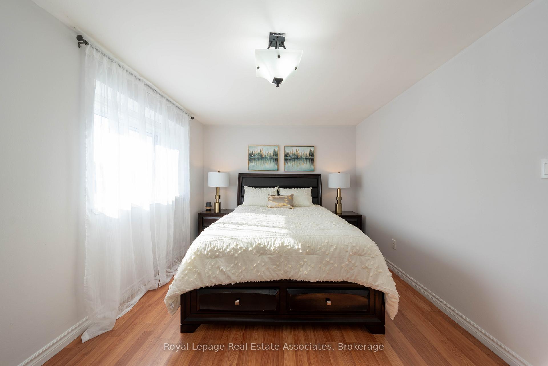 Photo 9 of 19 Burbank Crescent, Orangeville — HOMEH