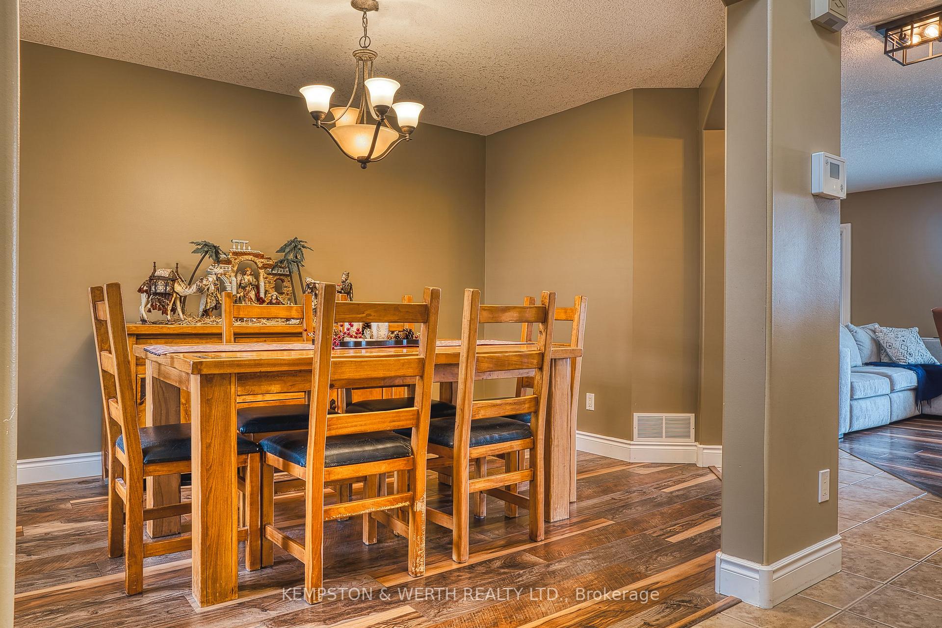 Photo 4 of 220 Armstrong Street W, North Perth, Listowel — HOMEH
