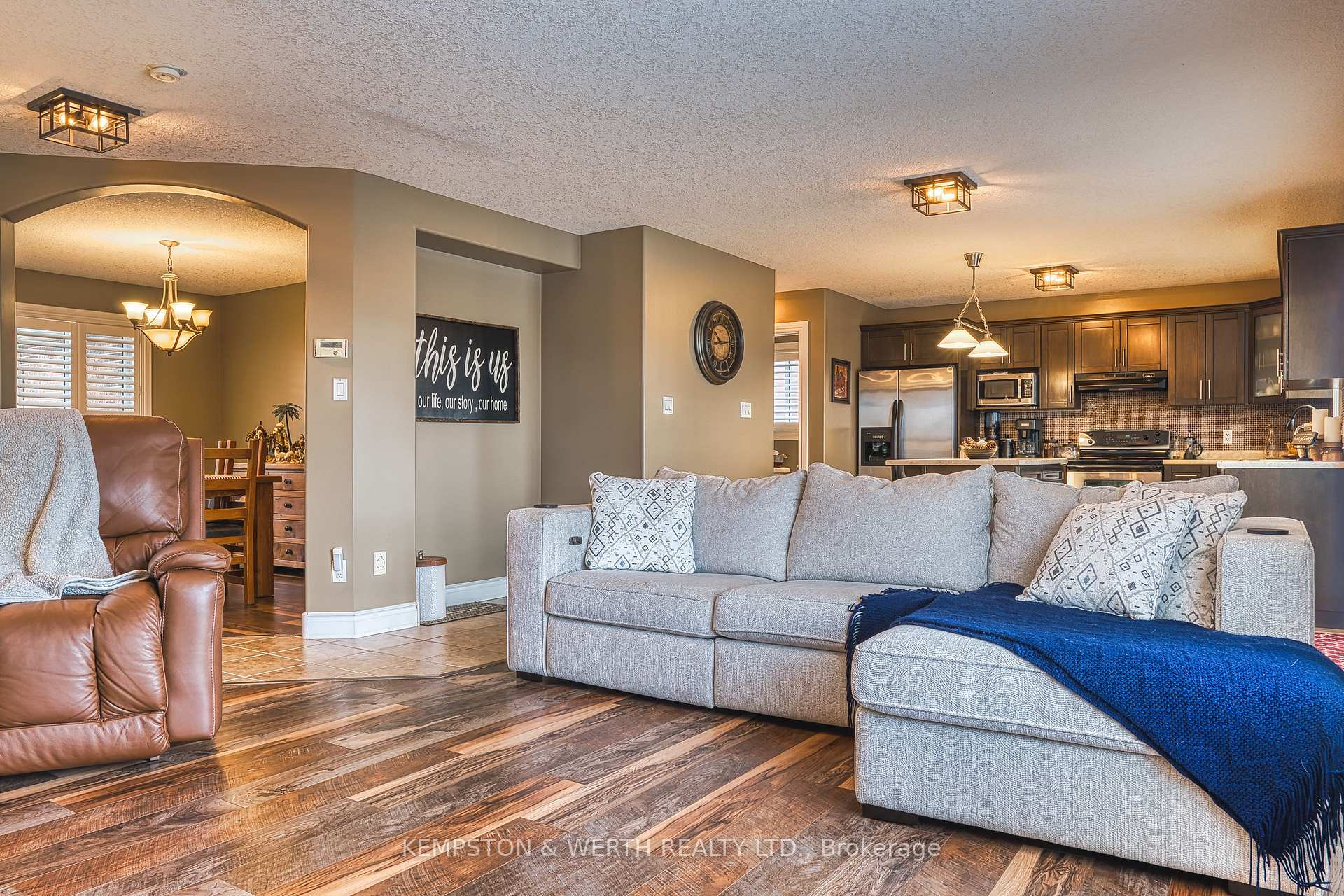 Photo 5 of 220 Armstrong Street W, North Perth, Listowel — HOMEH
