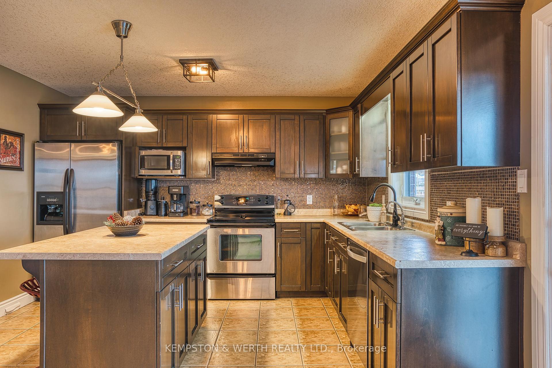 Photo 9 of 220 Armstrong Street W, North Perth, Listowel — HOMEH