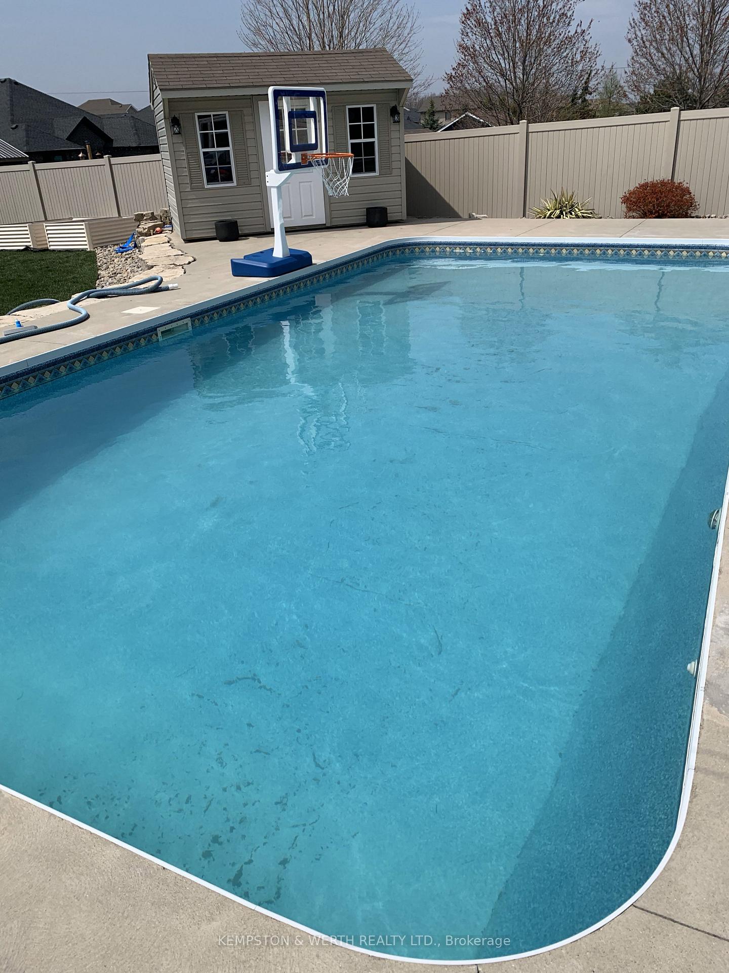 Photo 35 of 220 Armstrong Street W, North Perth, Listowel — HOMEH