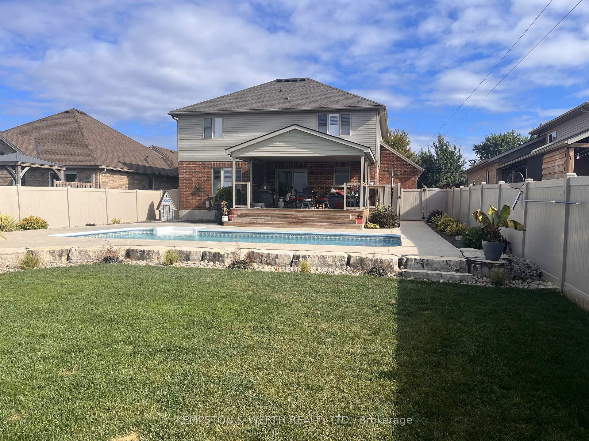 Photo 39 of 220 Armstrong Street W, North Perth, Listowel — HOMEH