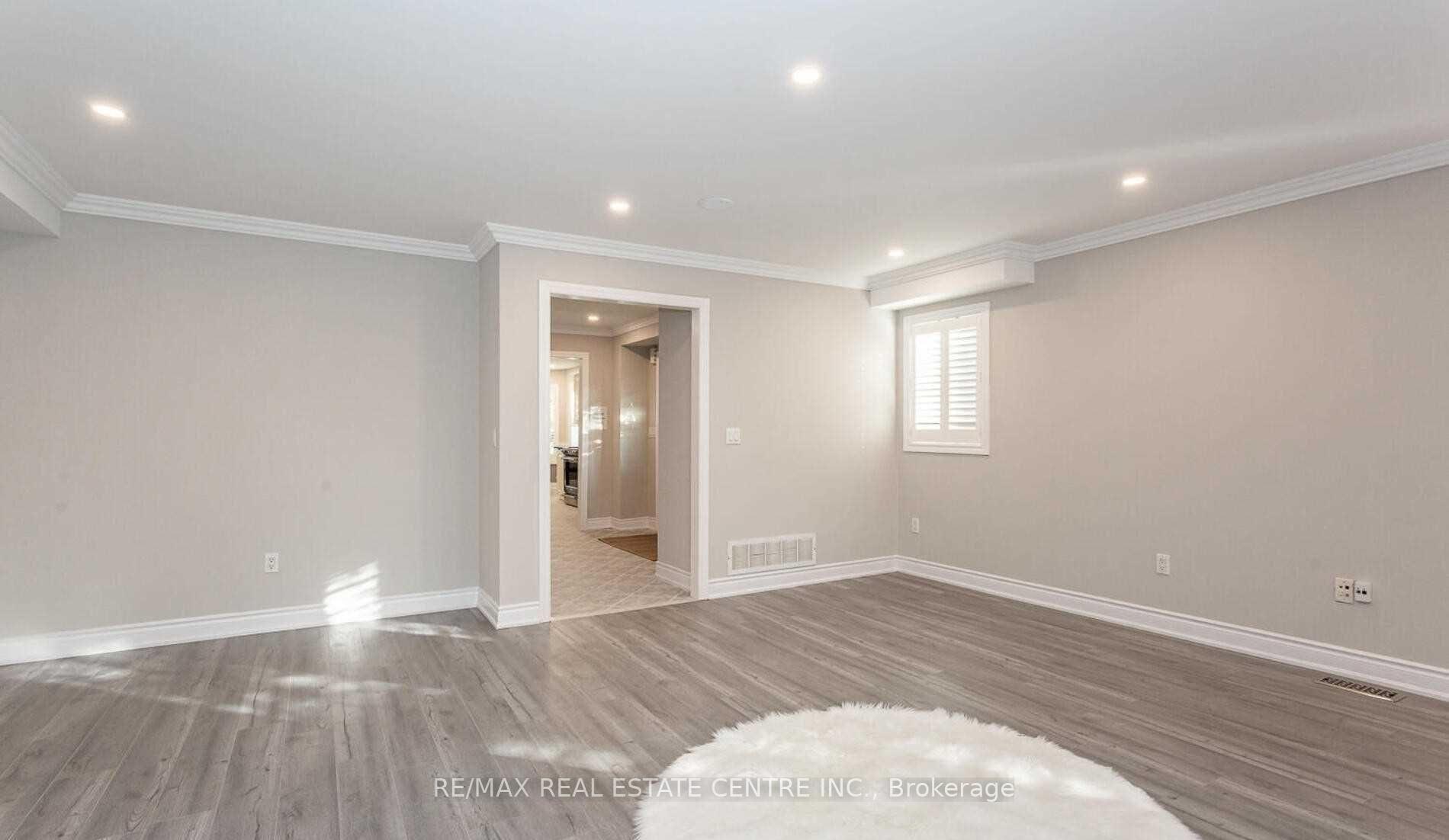 Photo 5 of 3910 Coachman Circle, Mississauga, Churchill Meadows — HOMEH