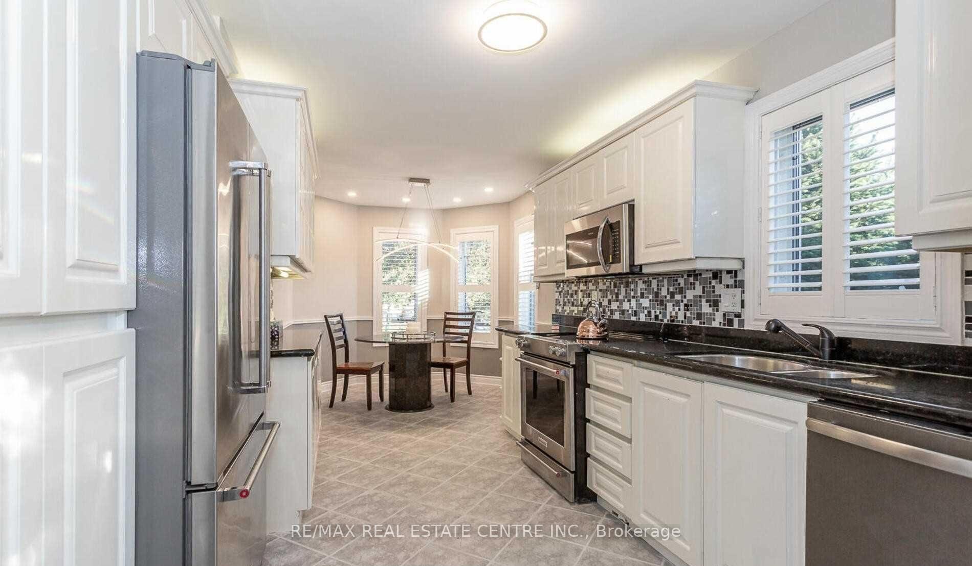 Photo 6 of 3910 Coachman Circle, Mississauga, Churchill Meadows — HOMEH