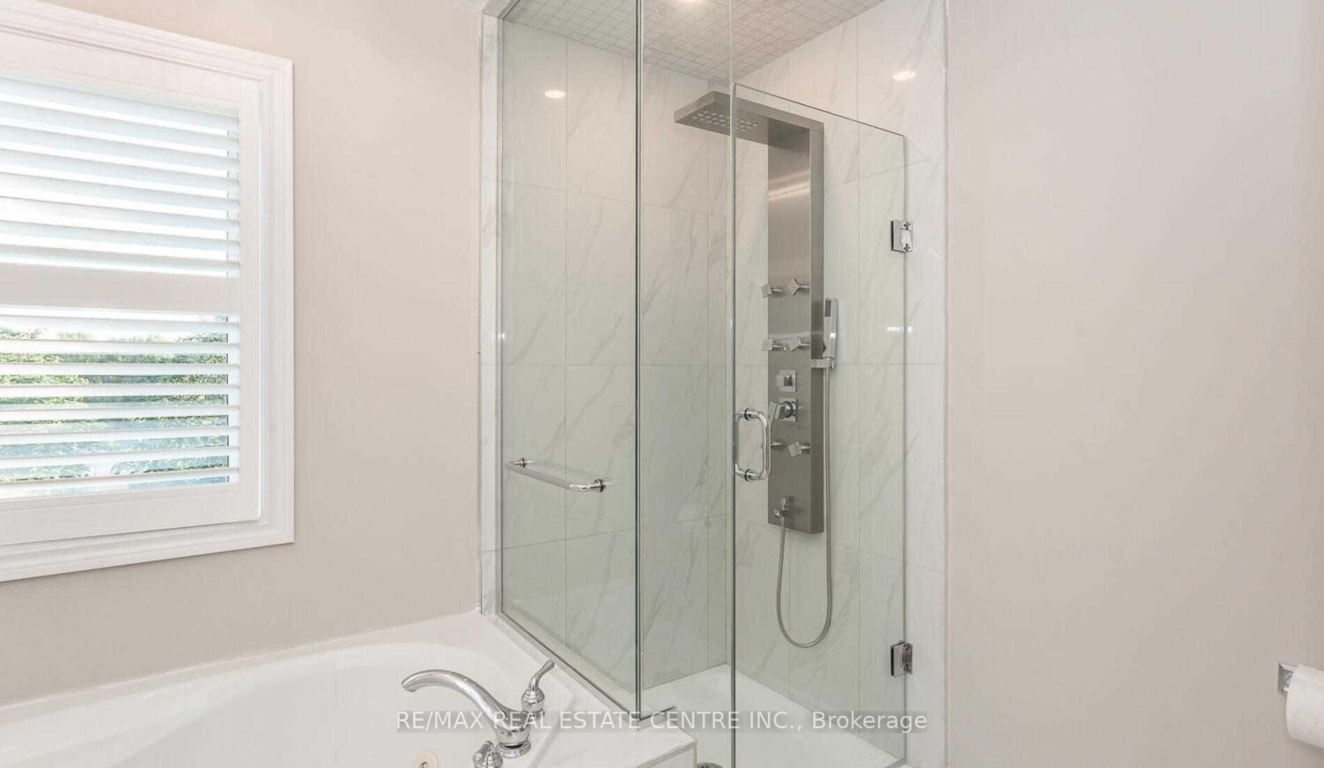 Photo 8 of 3910 Coachman Circle, Mississauga, Churchill Meadows — HOMEH