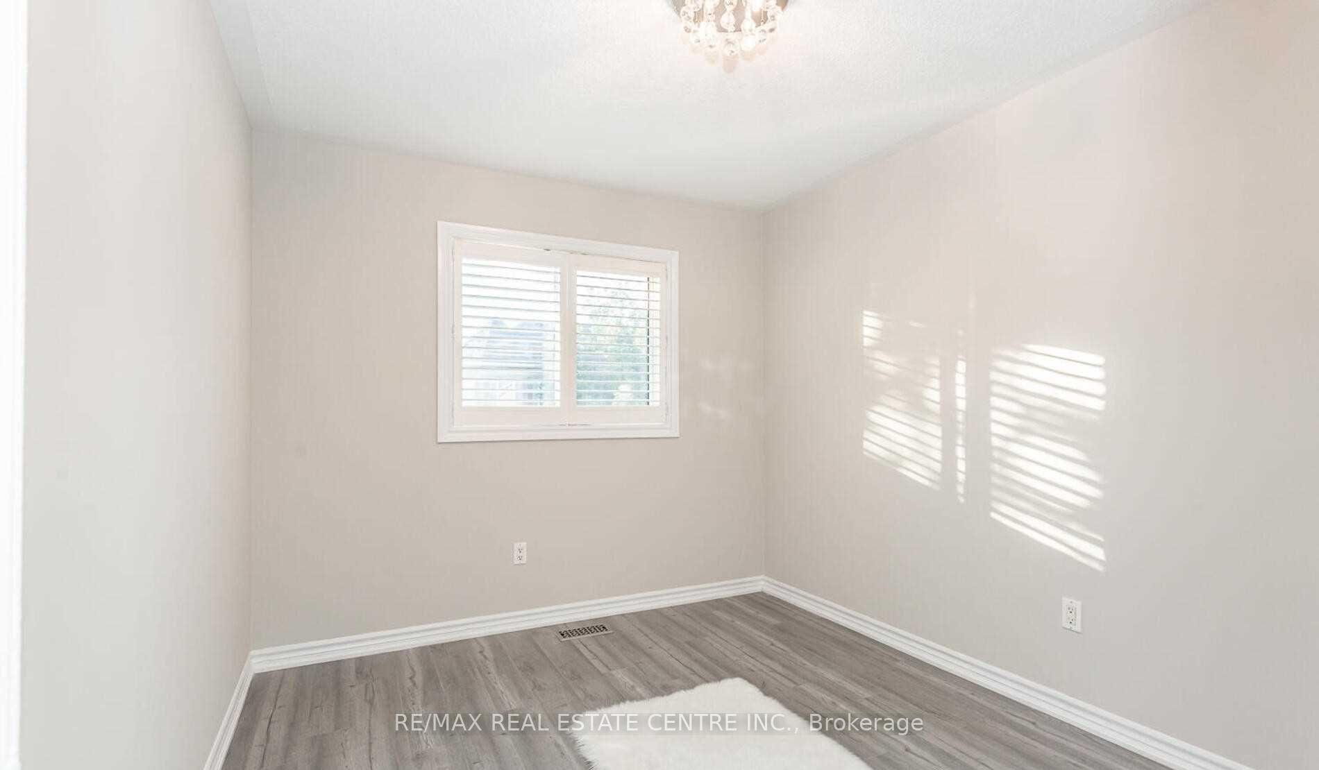 Photo 9 of 3910 Coachman Circle, Mississauga, Churchill Meadows — HOMEH