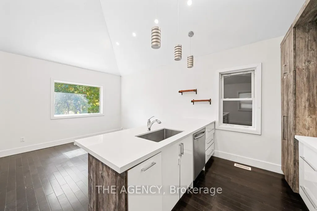 Photo 7 of 26 Gatwick Avenue, Toronto, Woodbine-Lumsden — HOMEH