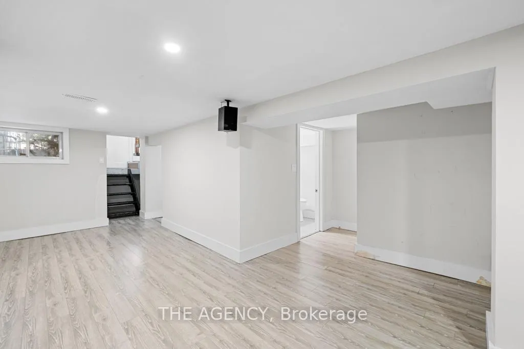 Photo 16 of 26 Gatwick Avenue, Toronto, Woodbine-Lumsden — HOMEH