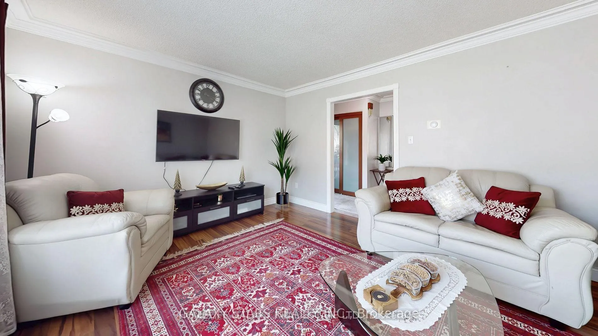 Photo 15 of 540 Camelot Drive, Oshawa, Eastdale — HOMEH