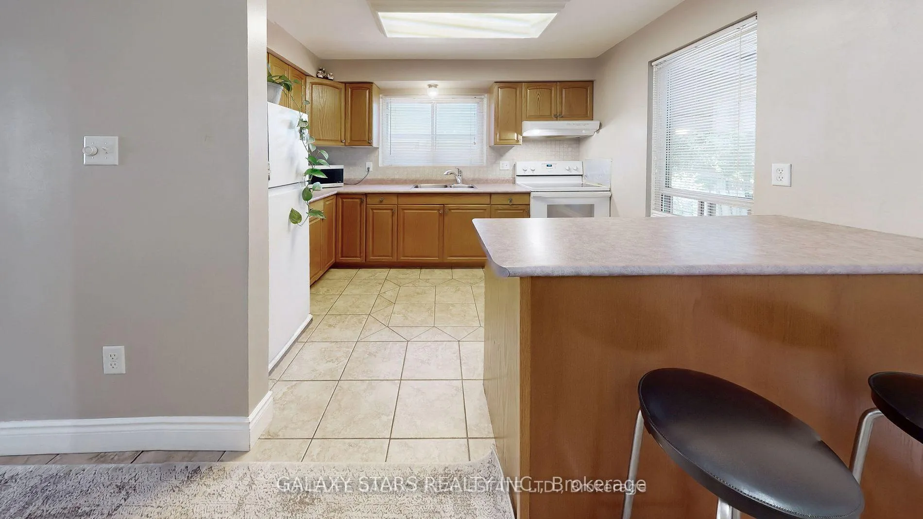 Photo 21 of 540 Camelot Drive, Oshawa, Eastdale — HOMEH