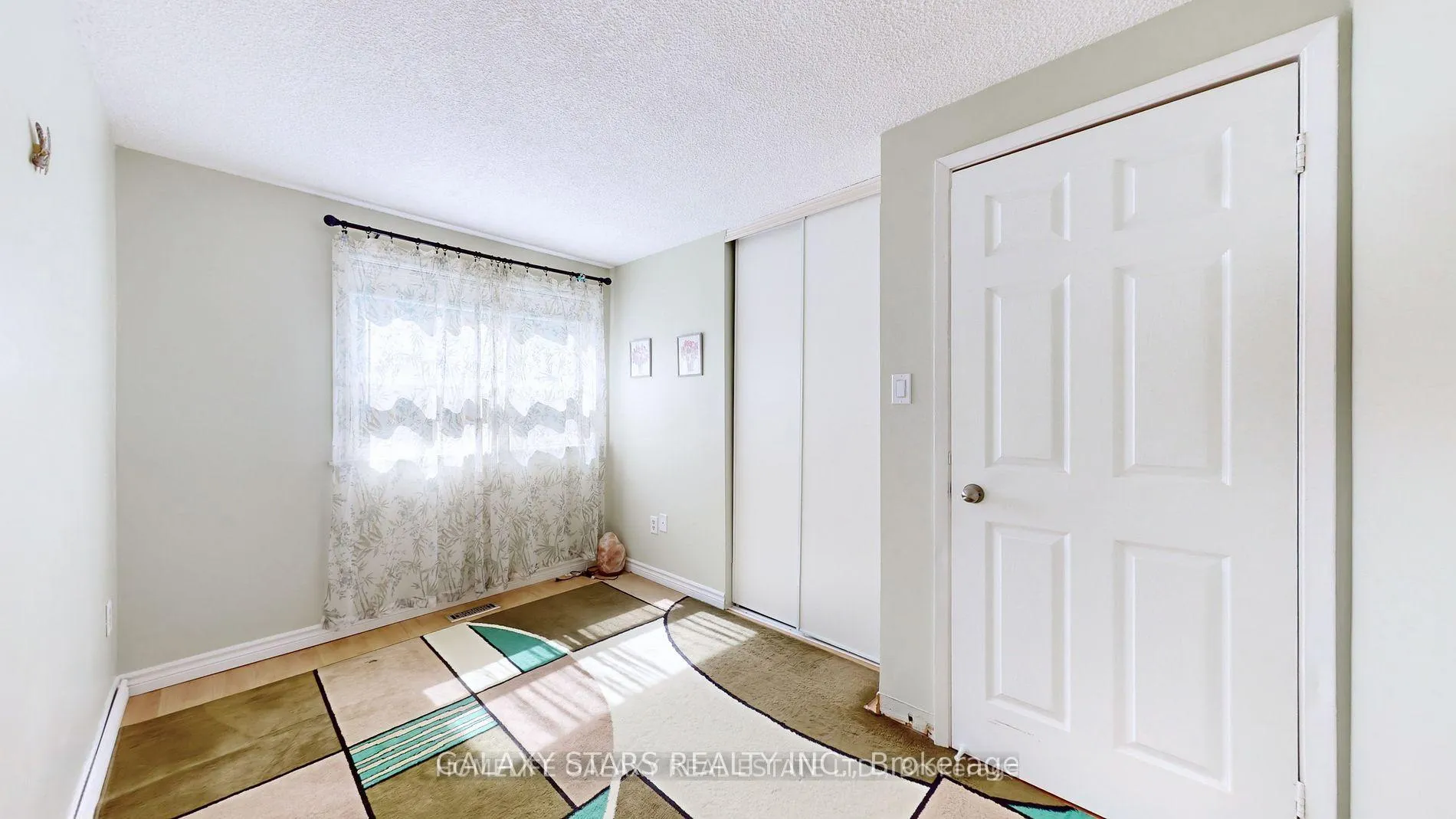 Photo 30 of 540 Camelot Drive, Oshawa, Eastdale — HOMEH