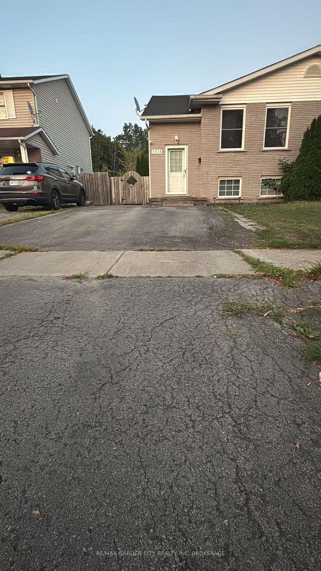 Photo 4 of 5715 Deerbrook Street, Niagara Falls, Oldfield — HOMEH
