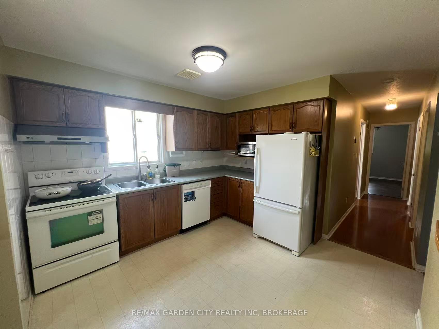Photo 7 of 5715 Deerbrook Street, Niagara Falls, Oldfield — HOMEH