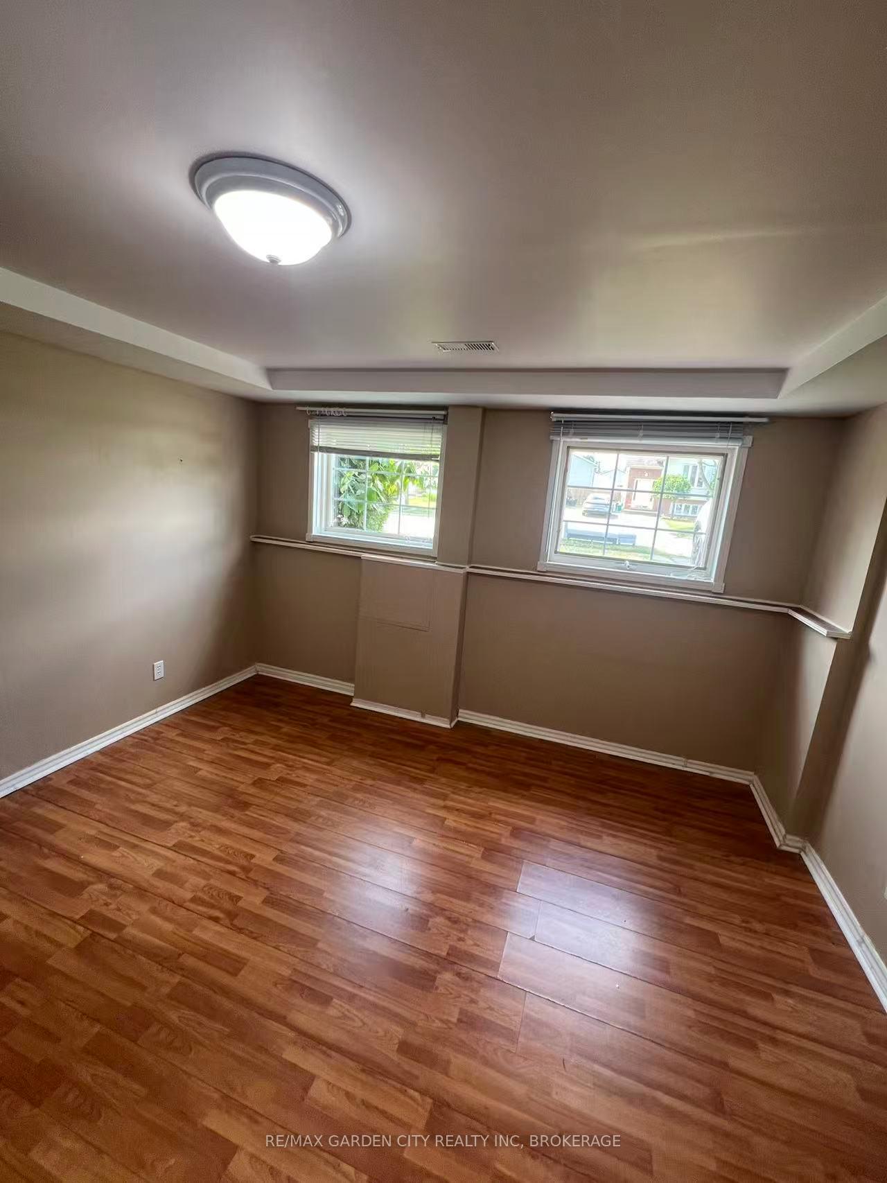 Photo 9 of 5715 Deerbrook Street, Niagara Falls, Oldfield — HOMEH