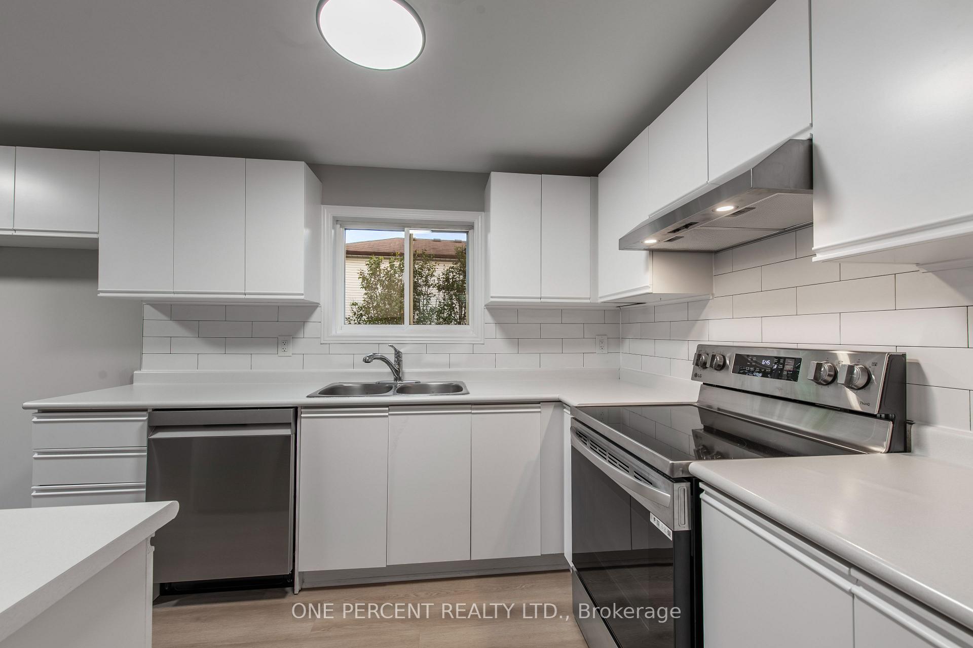 Photo 8 of 19A Amanda Street, Orangeville — HOMEH