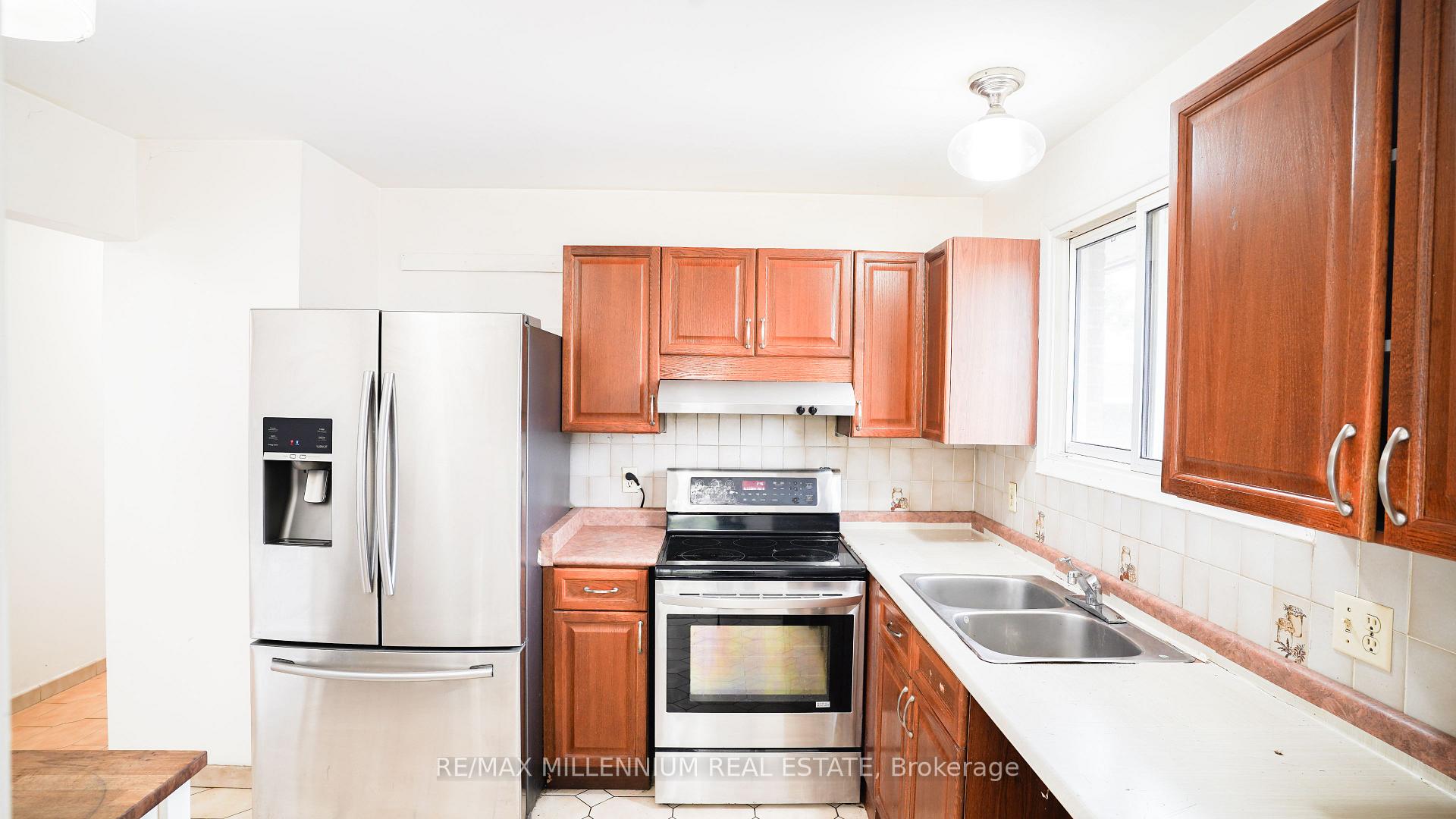 Photo 8 of 570 Wallace Road, North Bay, Birchaven — HOMEH
