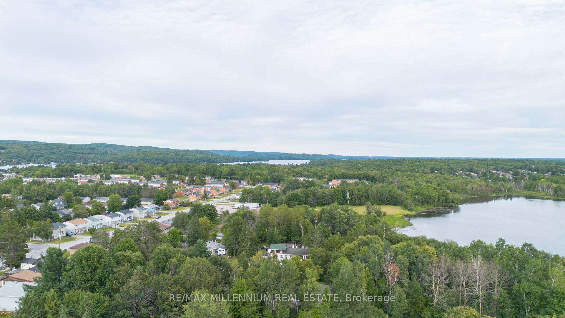 Photo 32 of 570 Wallace Road, North Bay, Birchaven — HOMEH