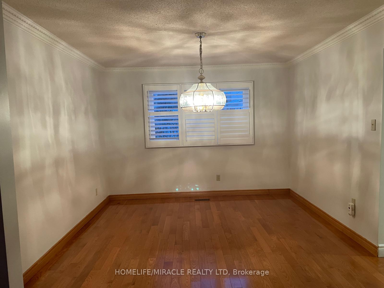 Photo 7 of 505 Raymerville Drive, Markham, Raymerville — HOMEH