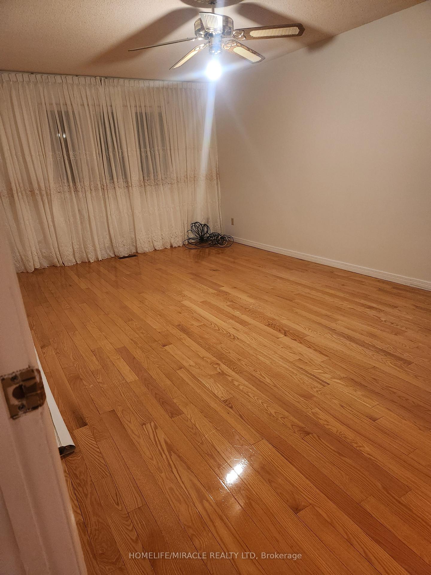 Photo 12 of 505 Raymerville Drive, Markham, Raymerville — HOMEH