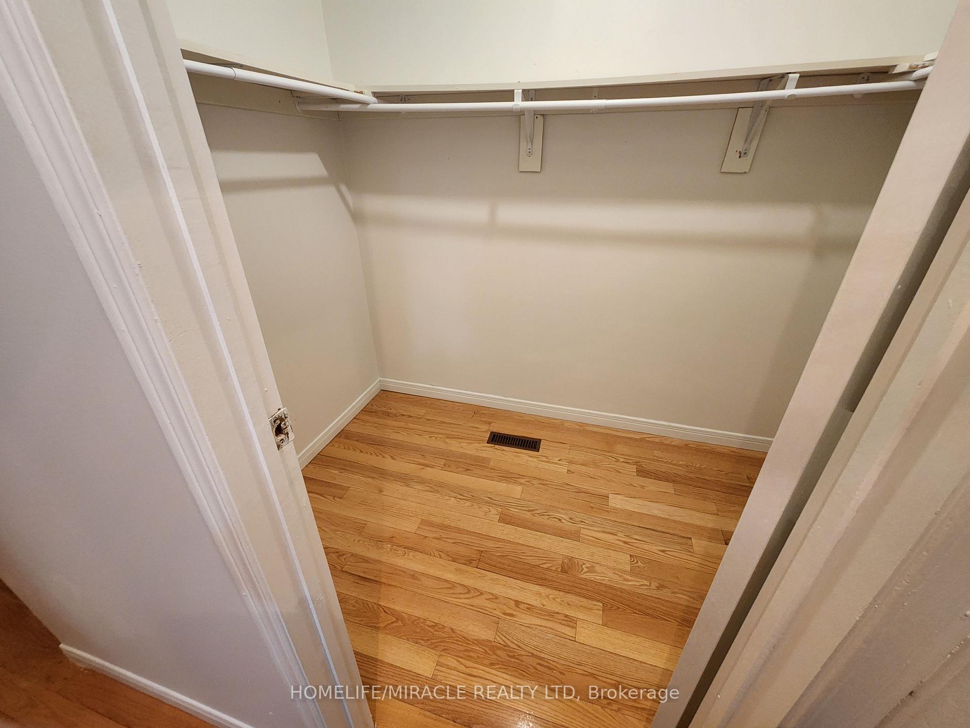 Photo 14 of 505 Raymerville Drive, Markham, Raymerville — HOMEH
